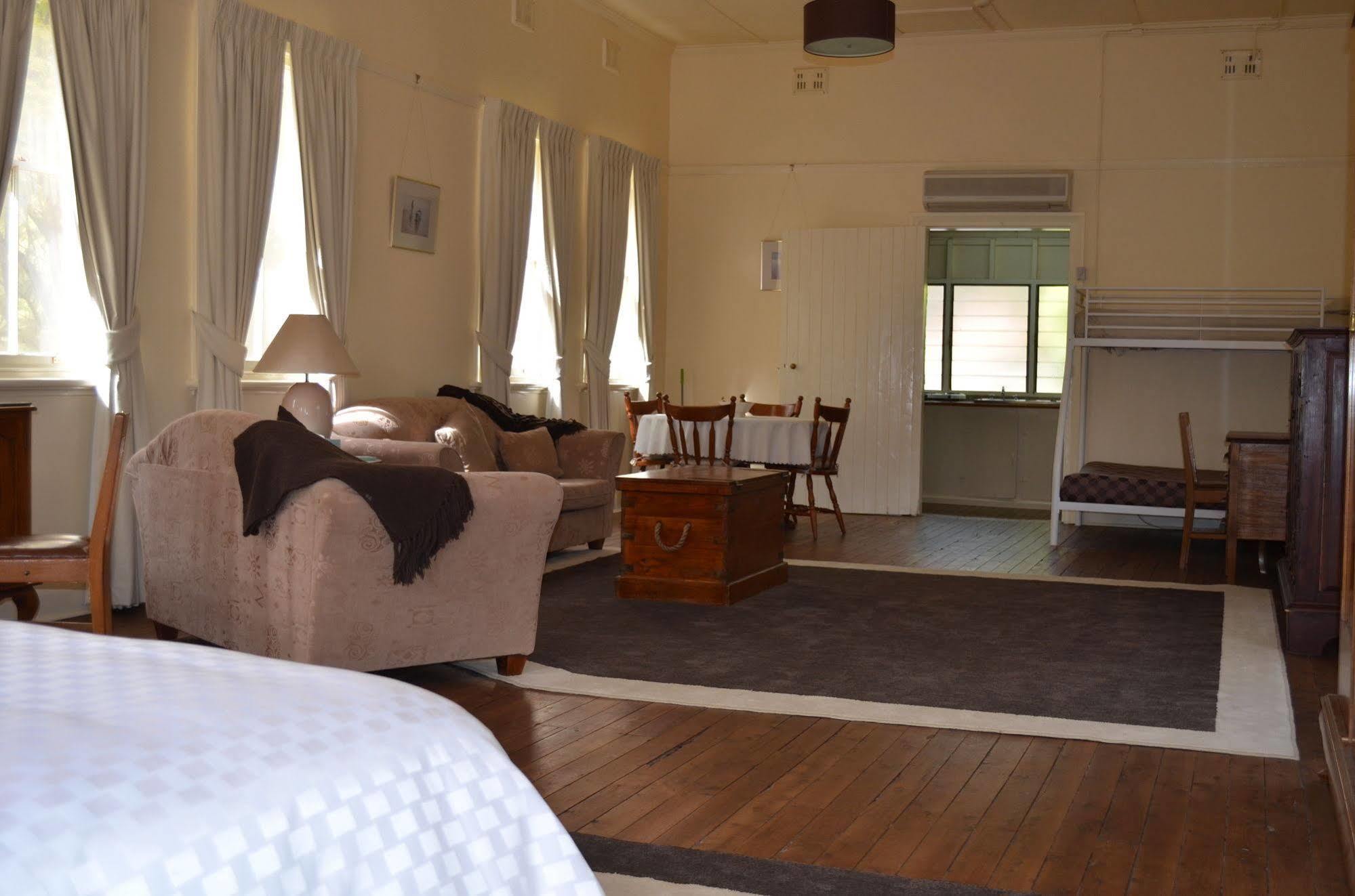 Bed and Breakfast Old Parkes Convent Экстерьер фото