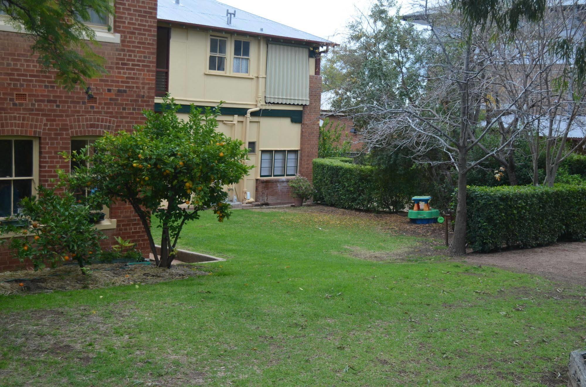 Bed and Breakfast Old Parkes Convent Экстерьер фото